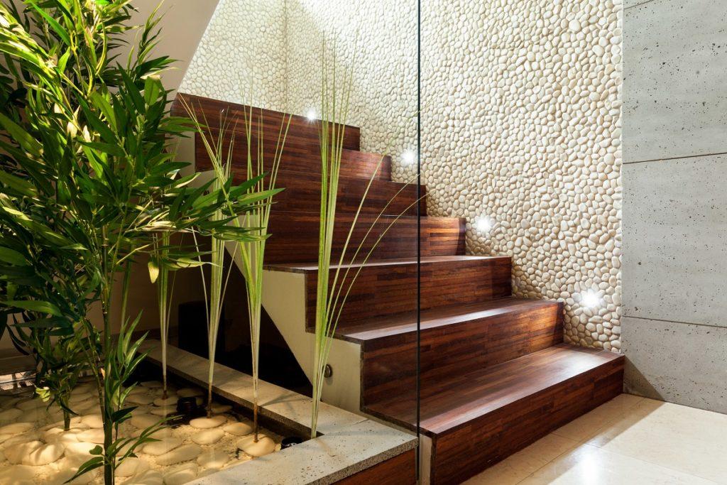 Blending Functionality and Glamour through Layered Illumination