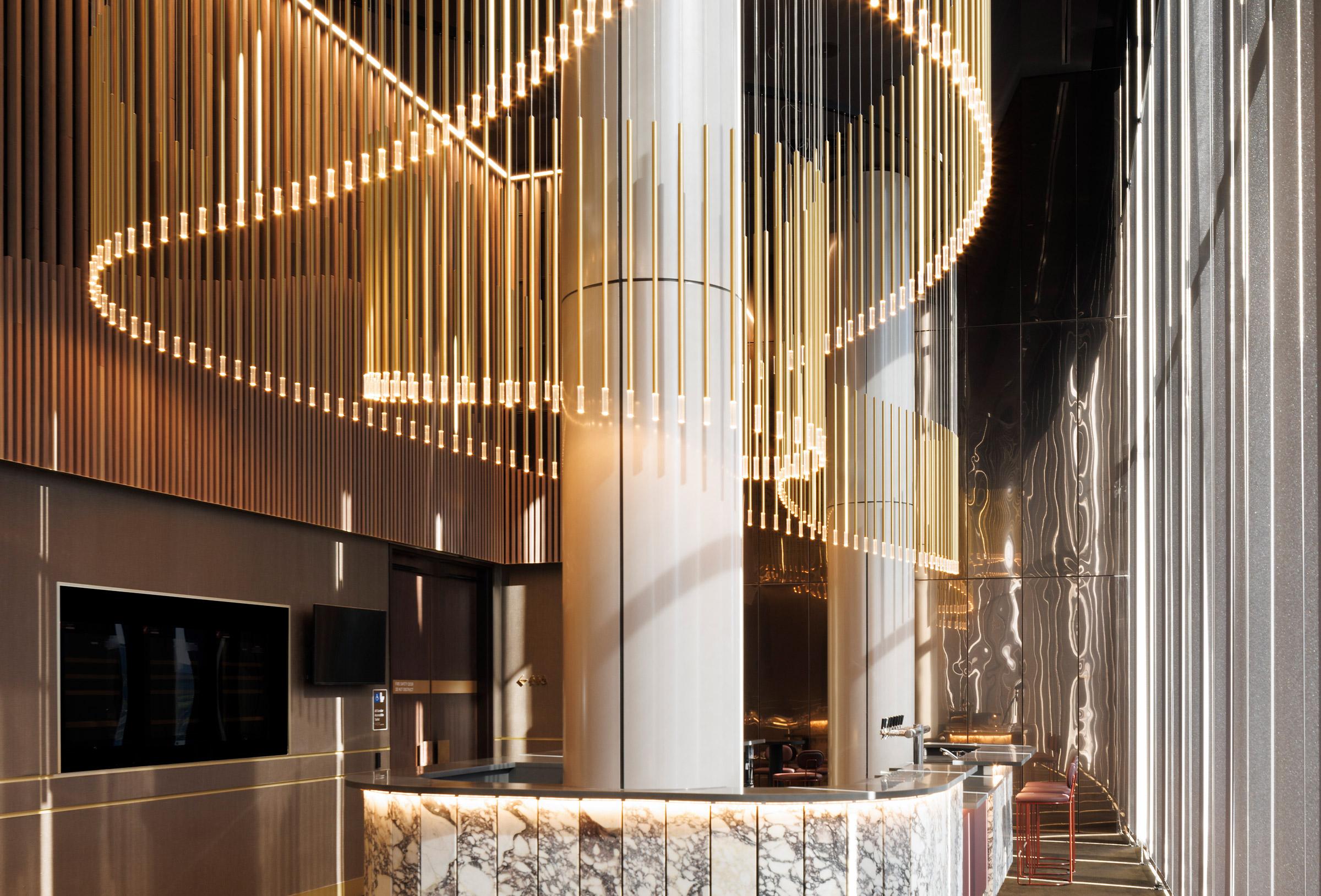 Accentuating Texture and Materiality through Layered Illumination